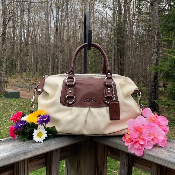 COACH LEATHER Handbag /Shoulder Tote. NEW!! WOW! - Picture 8 of 8